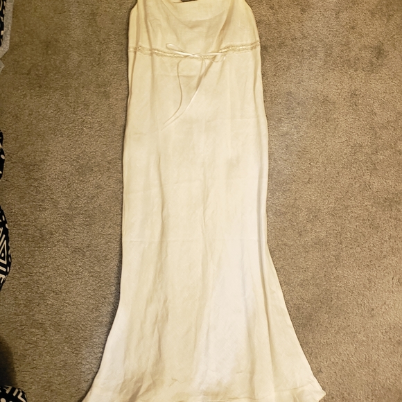 White Linen Dress - Picture 2 of 3